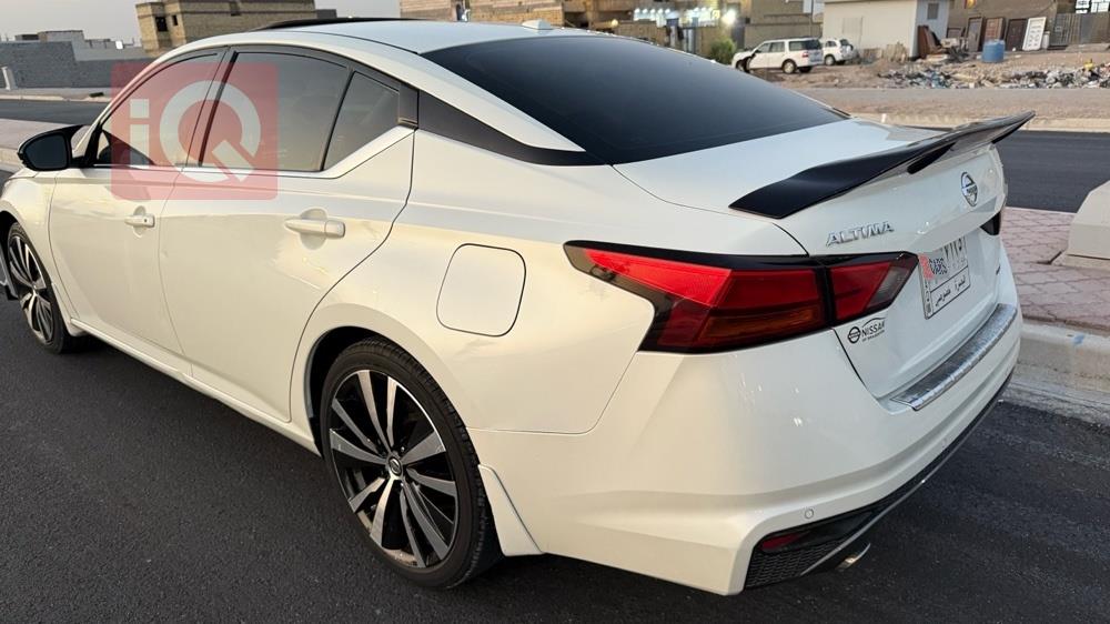 نیسان ئەلتیما